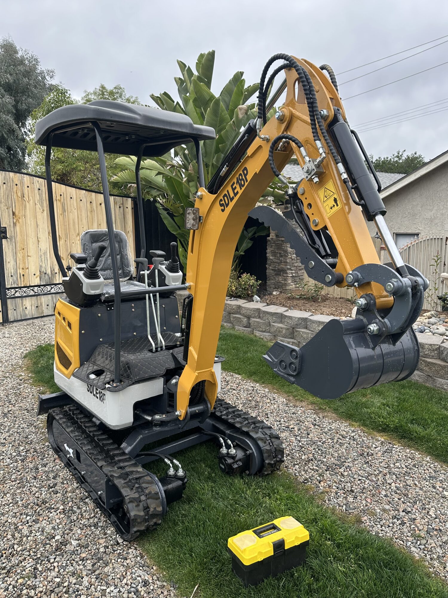 SDLANCH SDLE18P MINI EXCAVATOR
